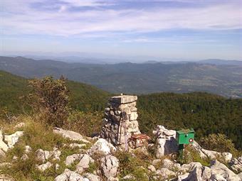 Suhi Vrh 1313 mt, la vetta più alta del Nanos.