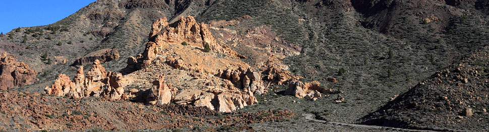 Stratificazioni rocciose lungo la salita all'Alto de Guajara