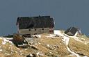 02-Il rifugio Corsi scendendo da forcella Mosè