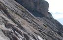 09-Traverso su ghiaie instabili sotto la cima del Piper