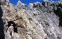 20-Resti di postazioni sotto la vetta della Creta di Collina