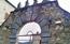 L'ingresso principale del Castello di Albana, situato sul la ...