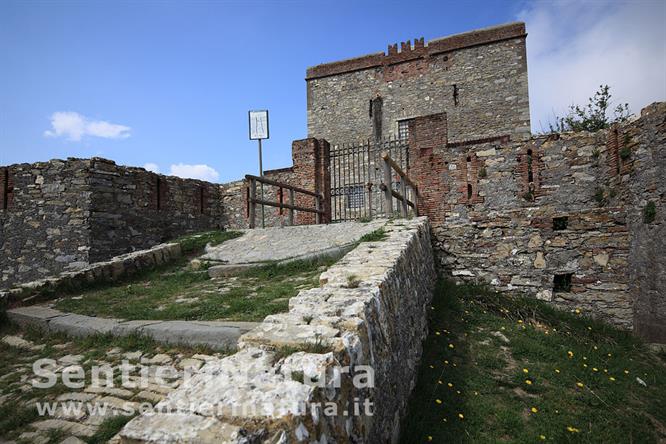 11-L'ingresso del Forte Puin