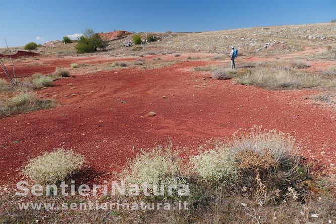 05-Materiale rosso di riporto presso le cave di bauxite