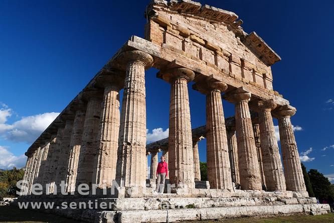02-Il tempio di Athena a Paestum
