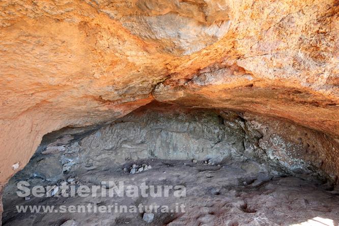 06-Vista dell'interno di una delle Cuevas del Caballero