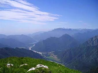 07-Dalla vetta del Valcalda lo sguardo spazia lungo tutta la valle di Tramonti