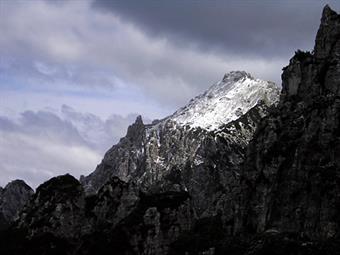 11-Il monte Cjavalz dal sent 450 dopo una nevicata fuori stagione