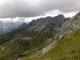 Riprendiamo quindi la via del ritorno, scendendo nuovamente ai Laghi d'Olbe.