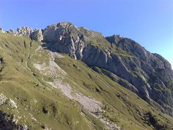 Ripreso il CAI 146 rientriamo infine al Passo di Monte Croce Carnico, concludendo l'impegnativa escursione odierna. 