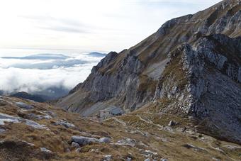 Discesa verso il Rifugio Semenza, situato poche decine di metri sotto Forcella Lastè