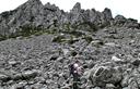 07-Il ghiaione sotto le roccette terminali del monte Cucco