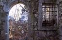 13-Porta ad arco e finestra della chiesetta di San Canziano