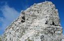 01-Il gradone roccioso che immette sulla cresta del Montasio dalla forca Verde