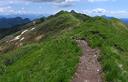 01-Il crinale erboso tra il monte Priva ed il monte Puintat