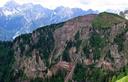 02-Il roccioso crinale meridionale del monte Zauf dal monte Priva