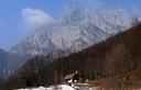 12-Casera Feron ed il monte Zerten sullo sfondo