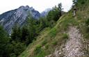 09-Lungo il sentiero CAI n.518 in versante Valromana