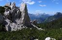 13-Pinnacoli rocciosi sui ghiaioni del monte Cerchio
