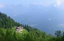 04-Il rifugio Chiampizzulon con la val Degano