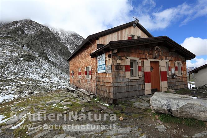 03-Il Rifugio Ponte di Ghiaccio a m 2545