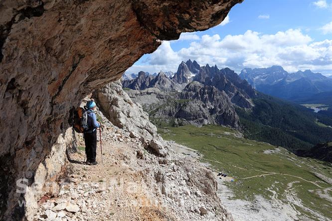 01-Sulla cengia artificiale alla base delle Tre Cime