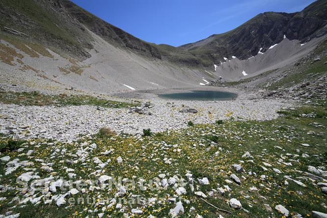 09-La conca che ospita il lago