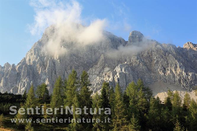 01-Il monte Lastroni dal passo del Roccolo