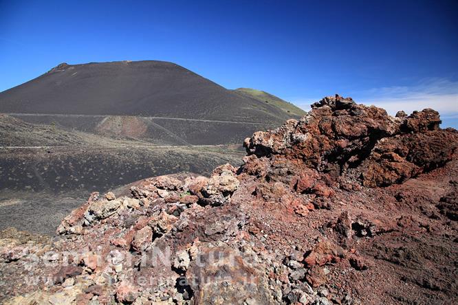 11-Rocce rossastre alla base del volcan Teneguia - Vulcano San Antonio e Teneguia