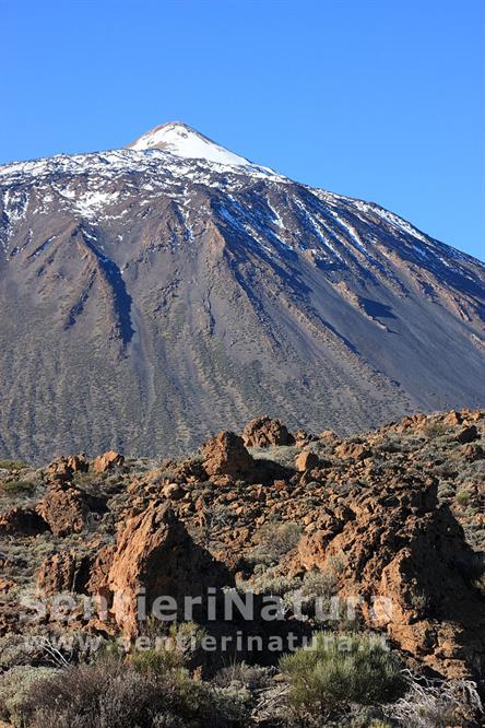 02-La cima del Teide innevata