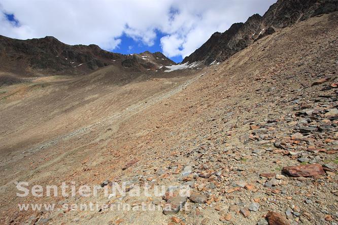 19-Il pendio roccioso verso il rifugio Oberettes