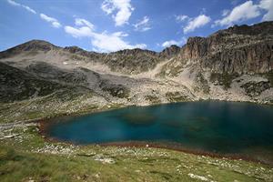 Laghi di Fremamorta, un blu così non si vede spesso