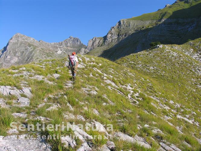 02-Sulle ripide coste erbose del monte Fiocca