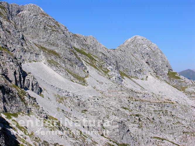 19-Il Pizzo delle Saette visto dal sentiero di discesa della Pania della Croce