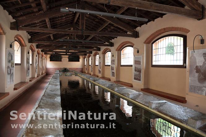 01-L'interno del lavatoio pubblico di Rio nell'Elba