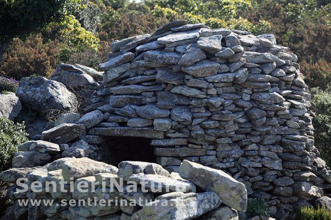 05-Un caprile: un igloo di pietra
