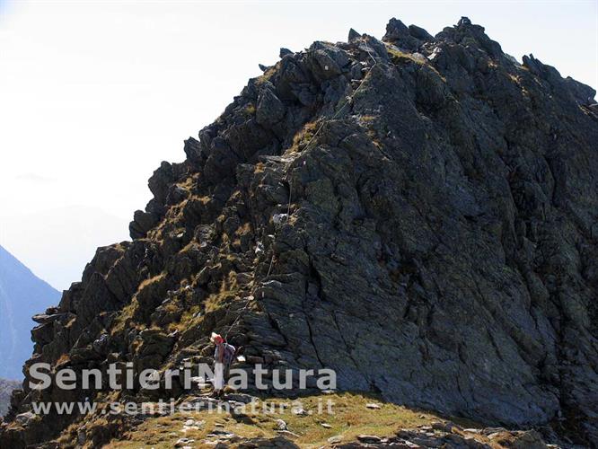 17-Dente attrezzato lungo la cresta del Pojenspitz