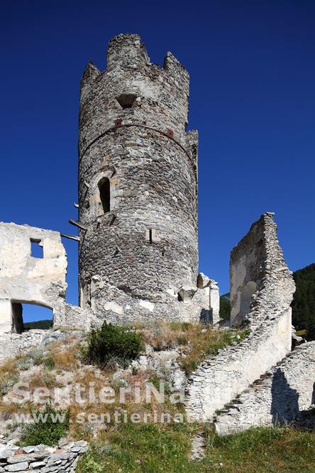 08-La torre di Castel Rotund 