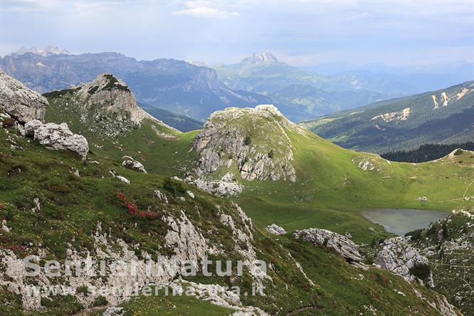 02-Il laghetto al passo Valparola