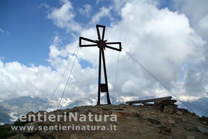 10-La croce di vetta del monte Spico