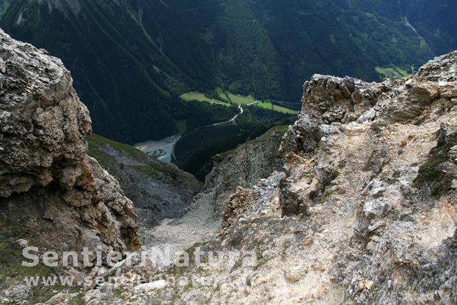 06-Il dirupato versante affacciato sulla val di Vizze