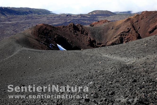 08-Il bordo del cratere della Narice del Teide