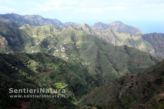 06-Abitazioni sul versante opposto del barranco