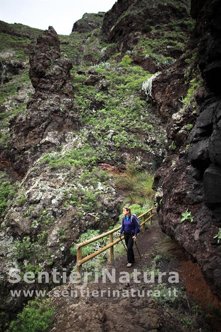 05-Lungo il barranco di Afur