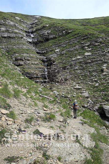 04-Cascatella sulle pendici del Pizzo di Sevo