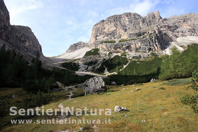 03-Croda e Passo Grande dei Rondoi dal bivio tra 9 e 10