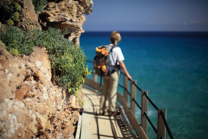 09-Il paesaggio all'uscita della Grotta del Bue Marino