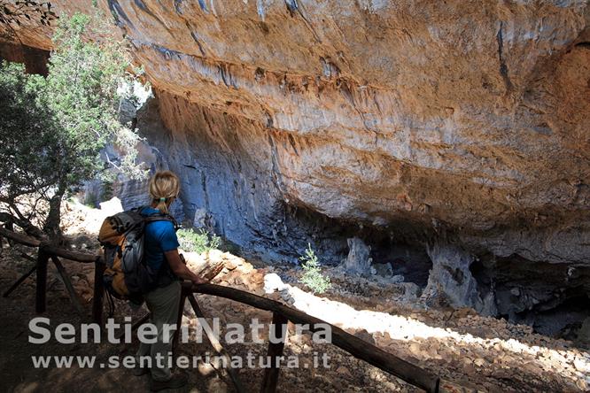 08-Al'interno della dolina di Tiscali