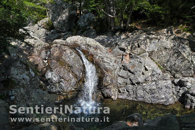 02-Piccolo salto d'acqua nell'Agnone