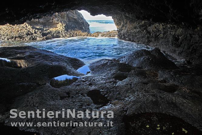 13-La piscina naturale del Charco Azul